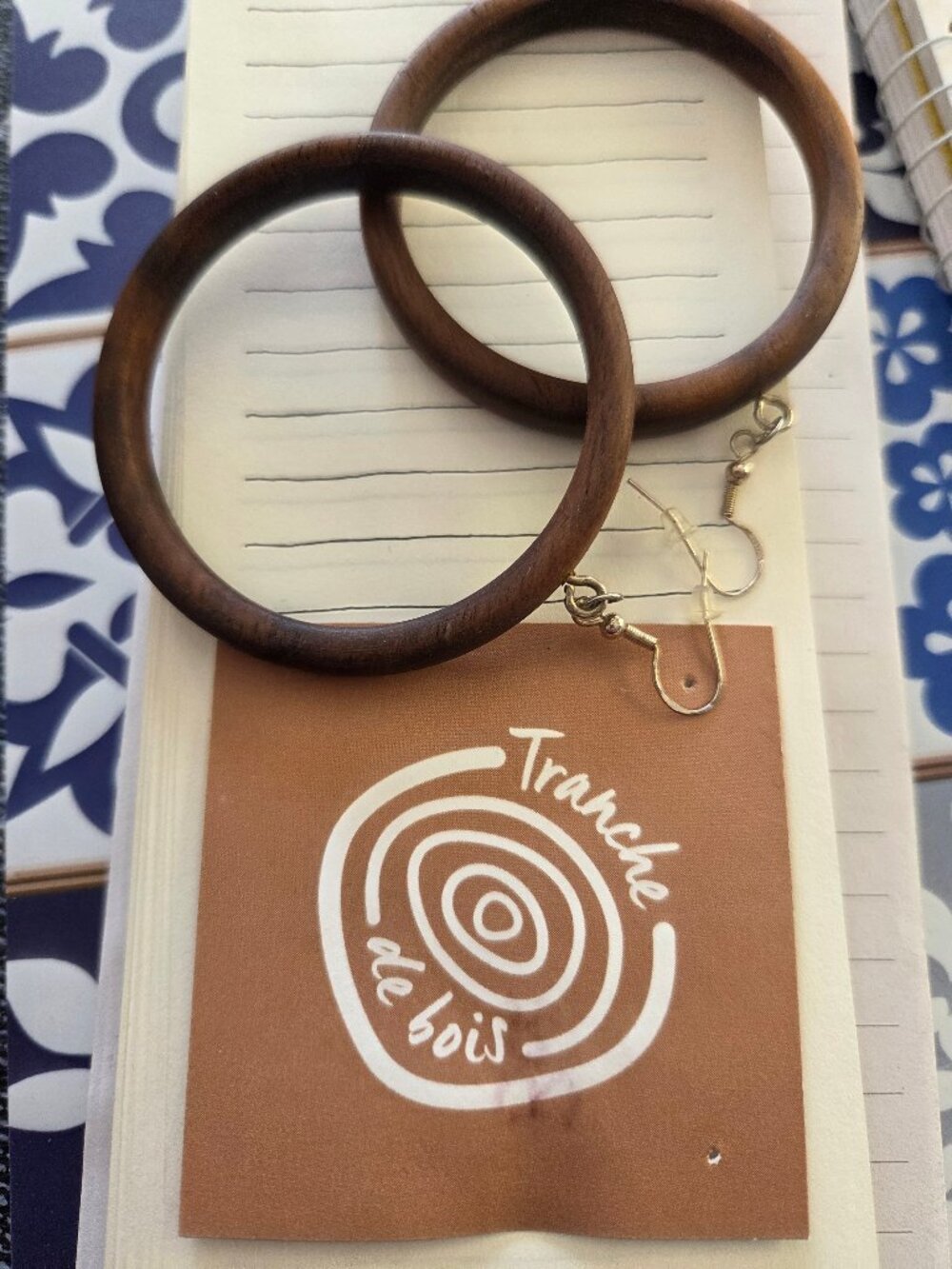 Real walnut earrings from Quebec designer Tranche de bois
